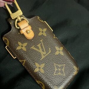 Louis Vuitton Monogram Phone Pouch / Mini Case – Authentic